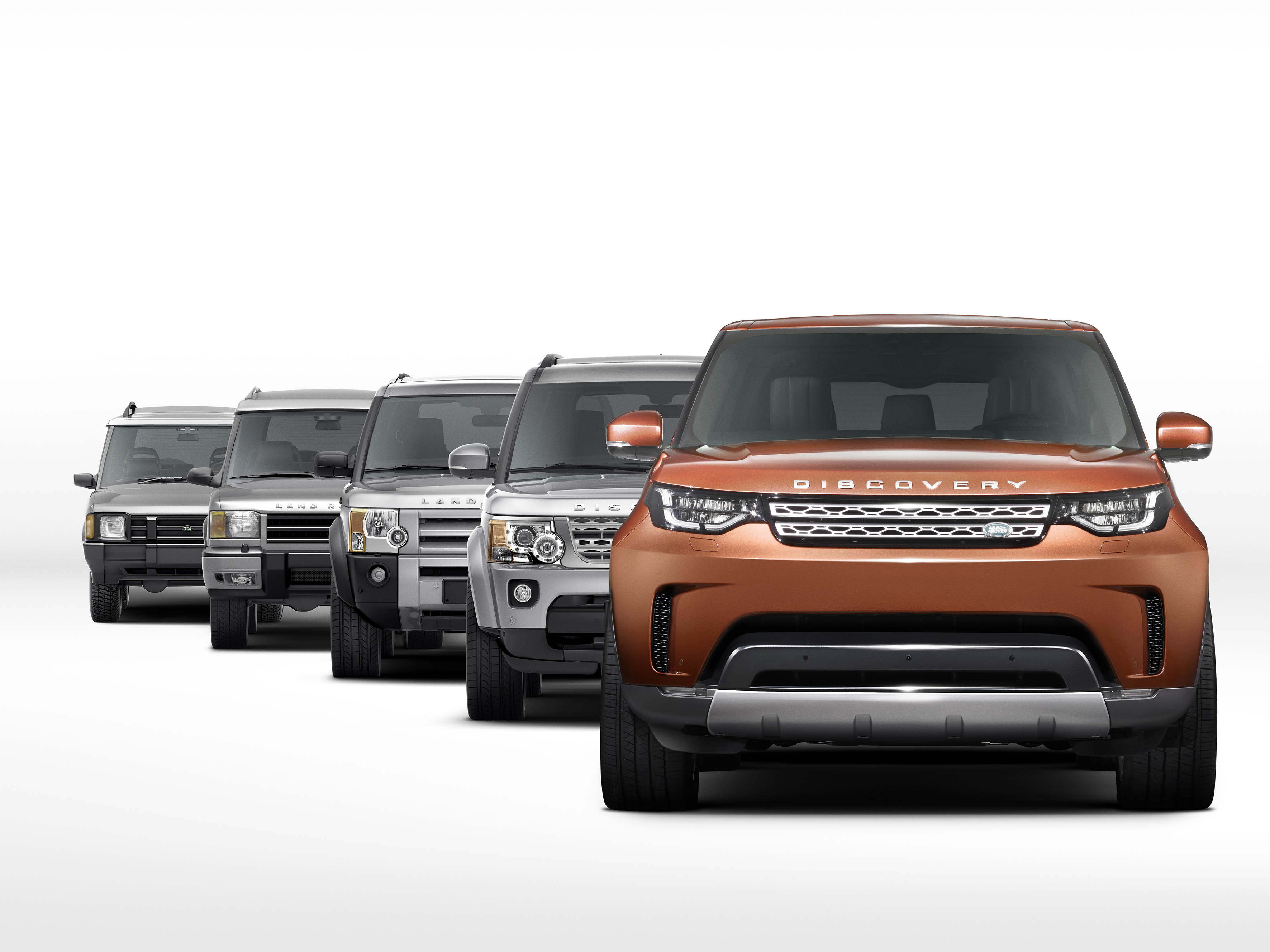 Eerste blik op Land Rover Discovery 2017, de nieuwe zevenzits SUV van het merk en de grote broer van de Discovery Sport.