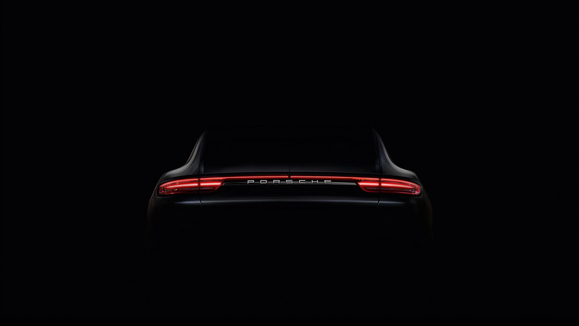 Teaser foto nieuwe Porsche Panamera toont achterzijde van de limousine. Op 28 juni onthult Porsche de tweede generatie Panamera in Berlijn.