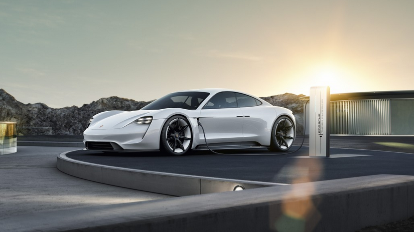 Eerste elektrische Porsche heet Taycan
