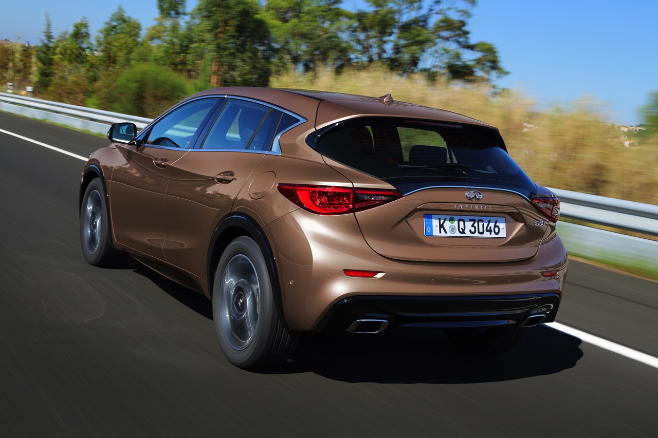 Eerste indruk van de Infiniti Q30 S 2.0t AWD met DCT-automaat tijdens de introductie op Portugese bodem. De nieuwe sportieve hatchback kan ons wel bekoren!