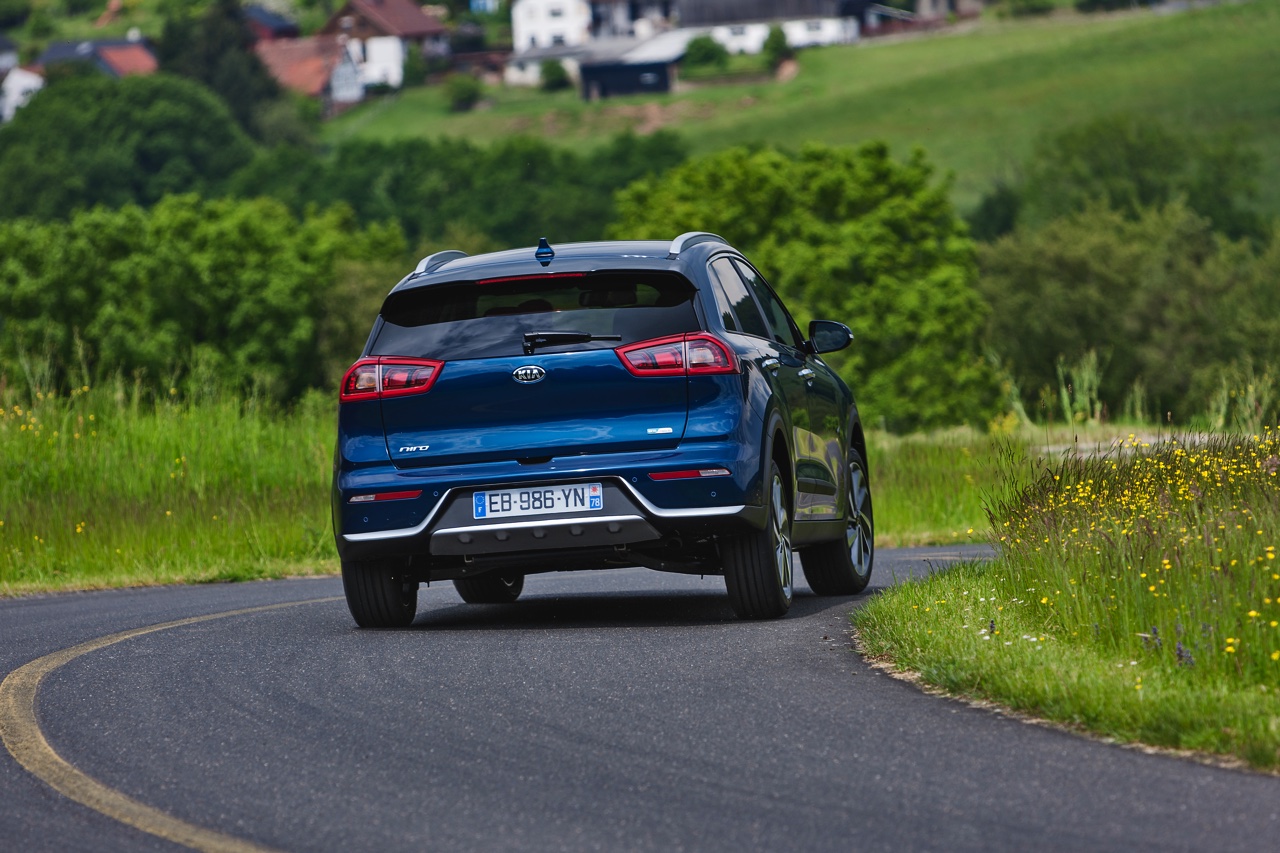 Eerste indruk van de Kia Niro, een hybride crossover met 1.6 GDI, elektromotor en zestrapsautomaat. Heeft Kia hiermee een schot in de roos?