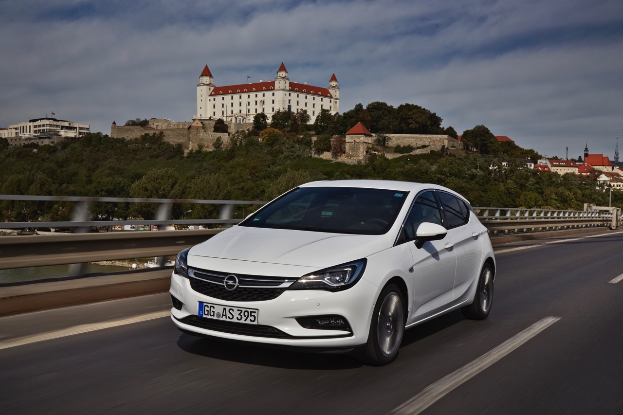 Eerste indruk van de nieuwe Opel Astra tijdens de persintroductie in Slowakije.