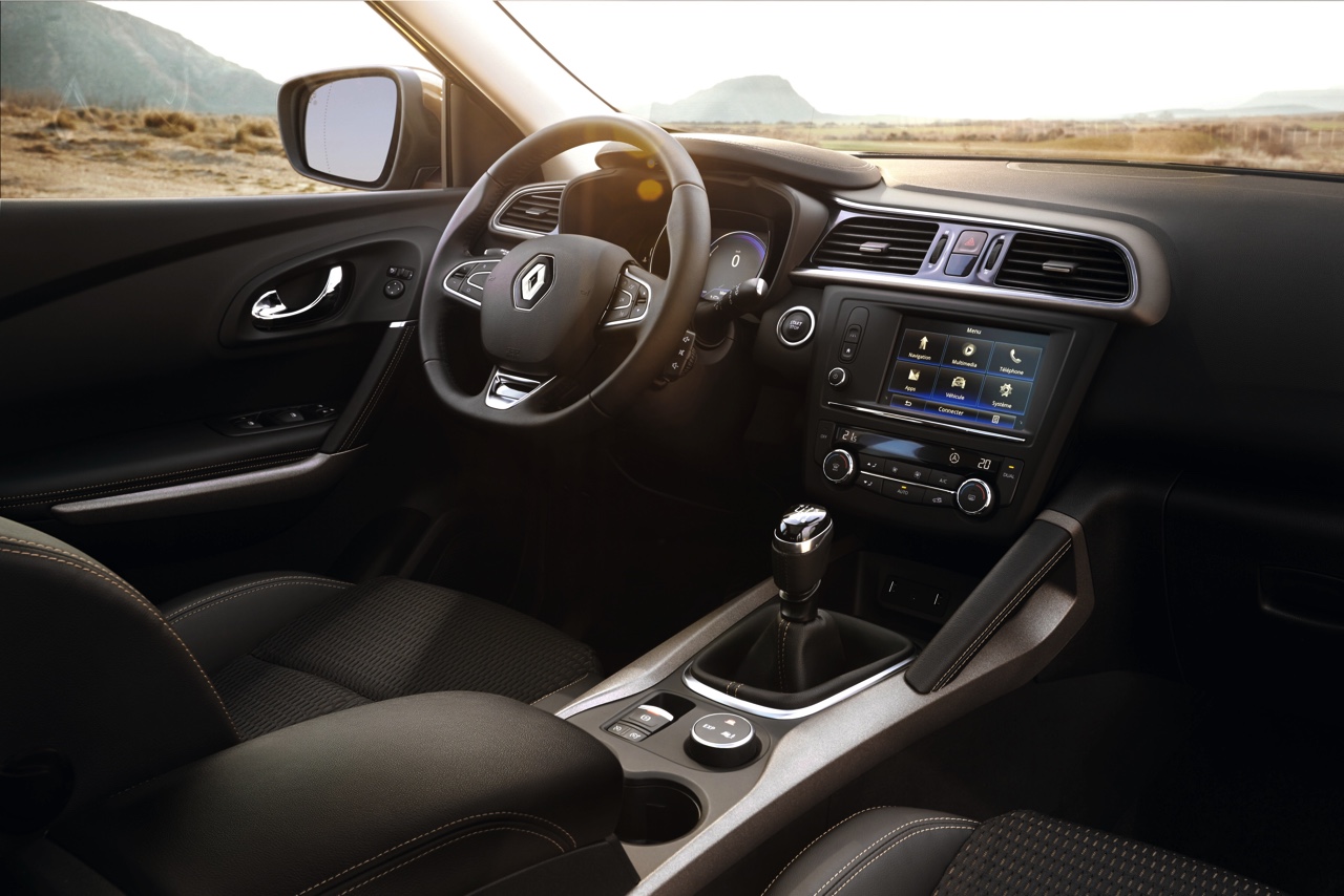 Prijzen en uitvoeringen Renault Kadjar, de nieuwe cross-over van Renault. Collega Wouter maakt momenteel de eerste kilometers.
