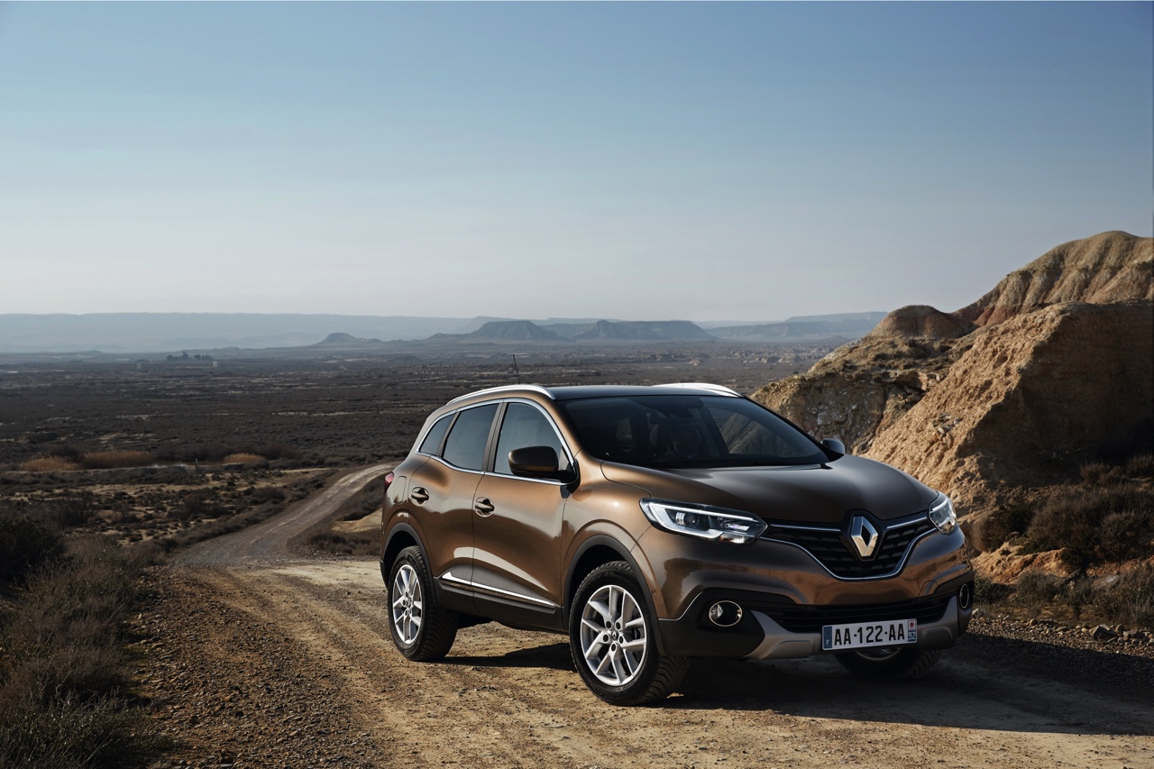 Prijzen en uitvoeringen Renault Kadjar, de nieuwe cross-over van Renault. Collega Wouter maakt momenteel de eerste kilometers.