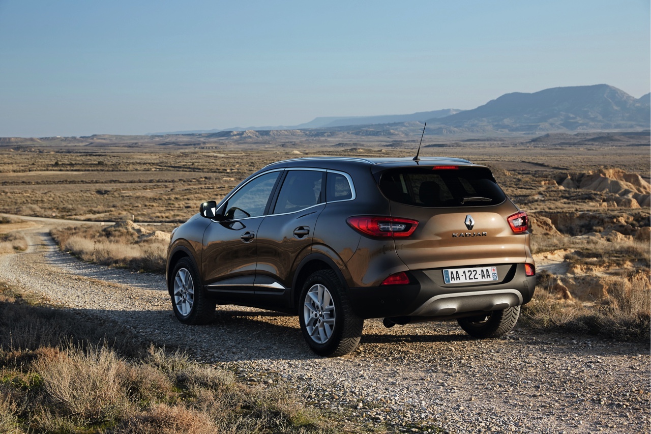 Prijzen en uitvoeringen Renault Kadjar, de nieuwe cross-over van Renault. Collega Wouter maakt momenteel de eerste kilometers.