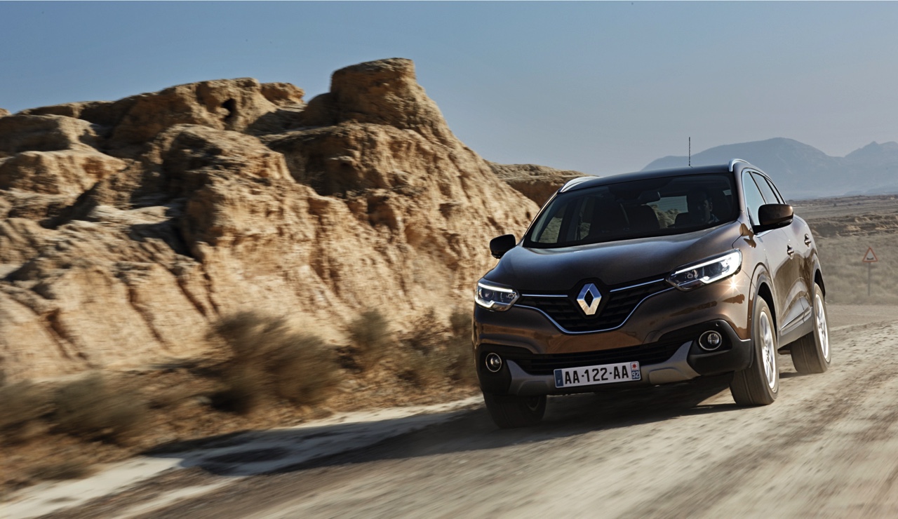 Prijzen en uitvoeringen Renault Kadjar, de nieuwe cross-over van Renault. Collega Wouter maakt momenteel de eerste kilometers.