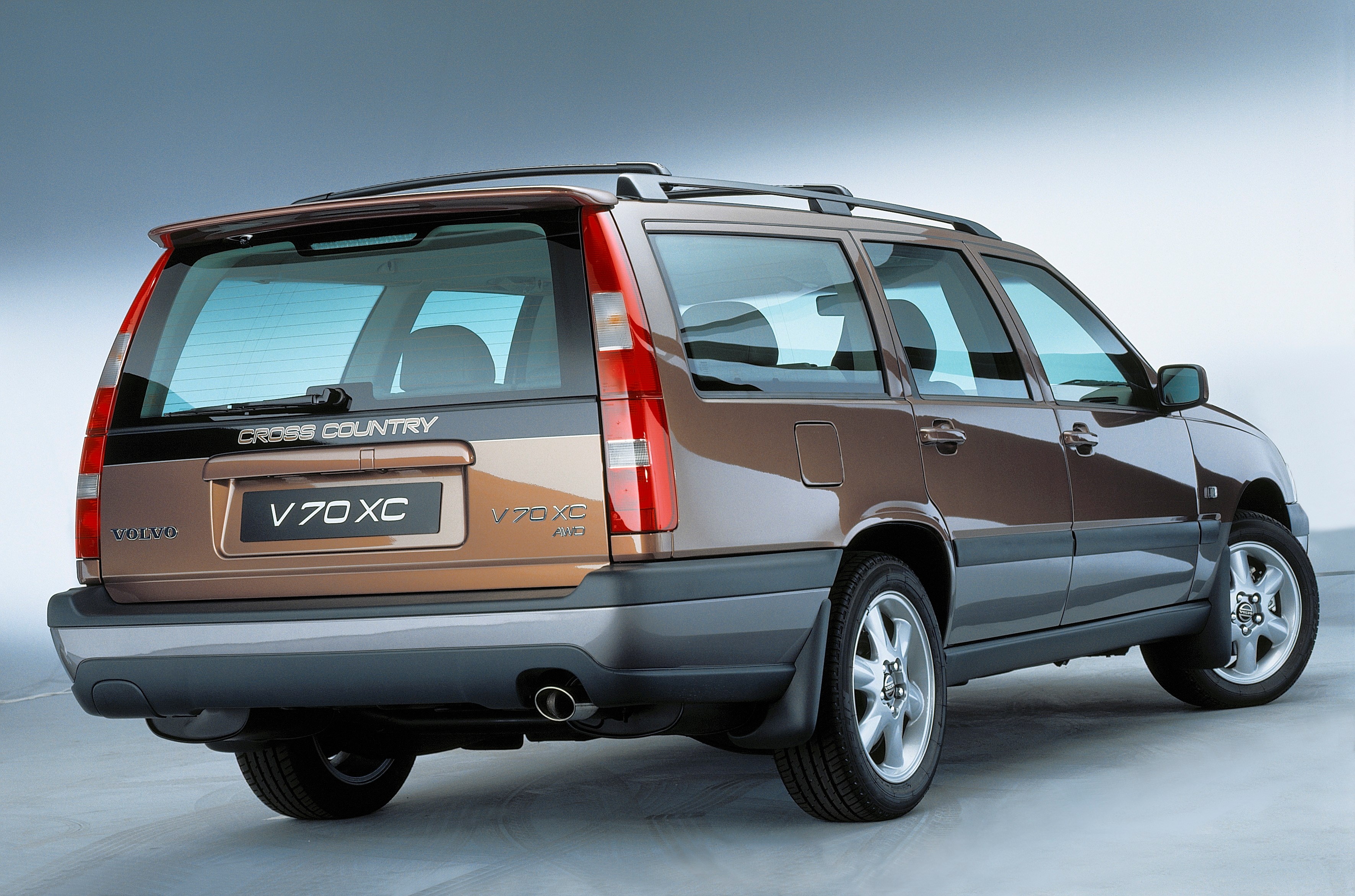 De productie van de Volvo V70 loopt op 25 april 2016 in Torslanda ten einde. Zijn opvolger, de Volvo V90, rolt in juni van de band.
