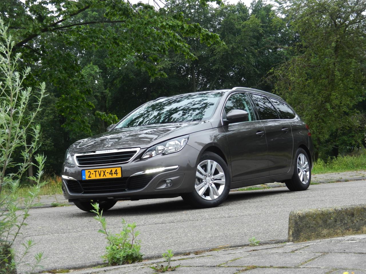 De autoverkopen in het najaar van 2015 stijgen flink ten opzichte van 2014.