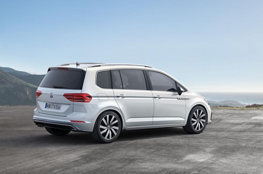 Volkswagen toont in Genve de volledig nieuwe Touran. Het model is nu weer in lijn met de rest van het modellengamma en groeit met 13 centimeter ten opzichte van de huidige Touran.