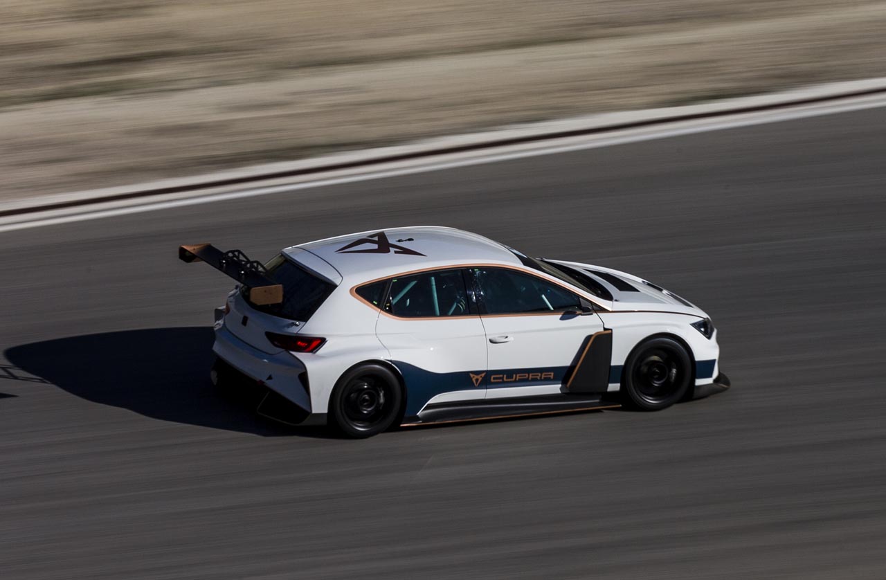 Cupra is druk doende om testrondes af te leggen met de elektrisch racer.
