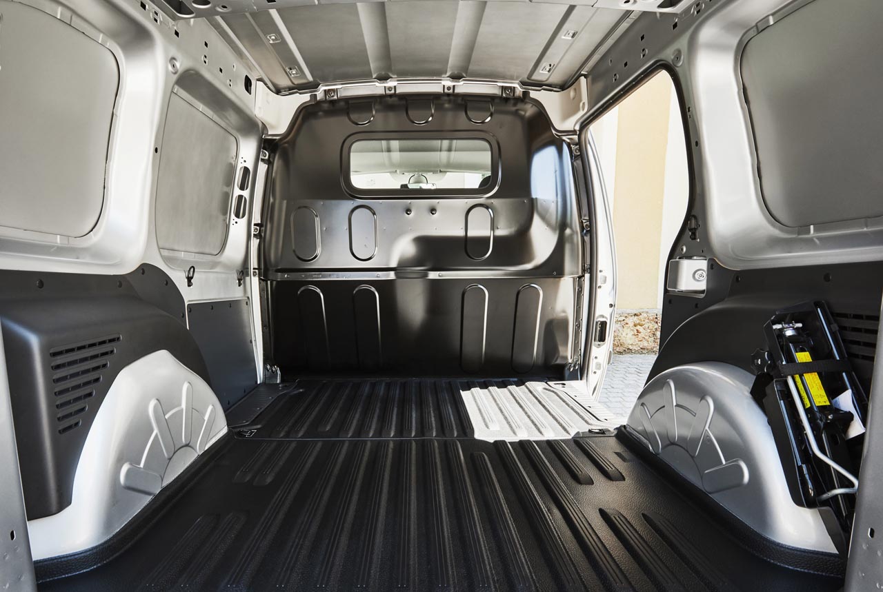 Met een grotere batterij en krachtiger laadapparaat wint de elektrische Renault Kangoo aan functionaliteit en reikwijdte.