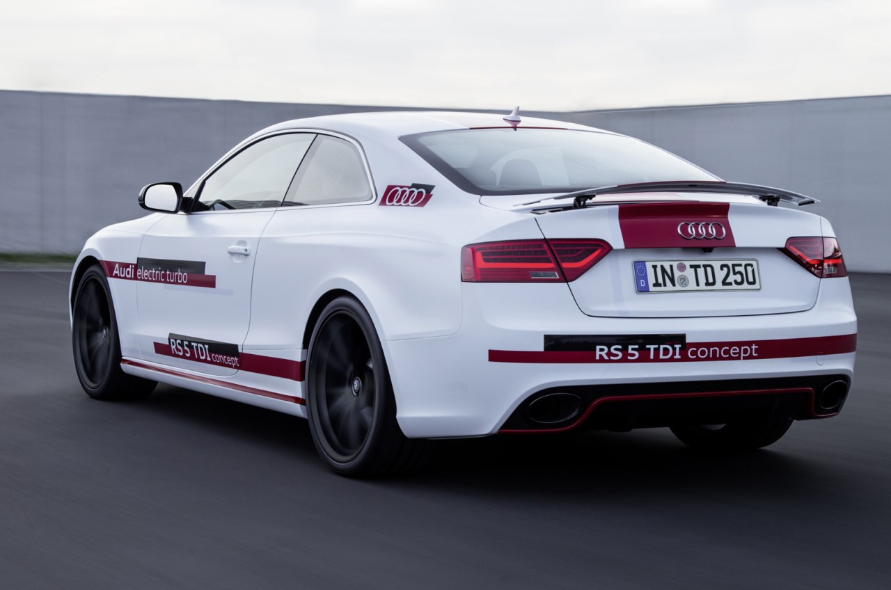 Audi maakt binnen tien jaar elk model minimaal hybride en introduceert daarnaast h-tron waterstoftechniek, elektrische turbo's, g-tron aardgas en draadloos laden.