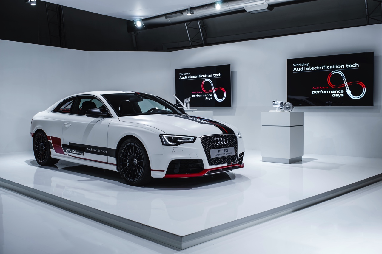 Audi maakt binnen tien jaar elk model minimaal hybride en introduceert daarnaast h-tron waterstoftechniek, elektrische turbo's, g-tron aardgas en draadloos laden.