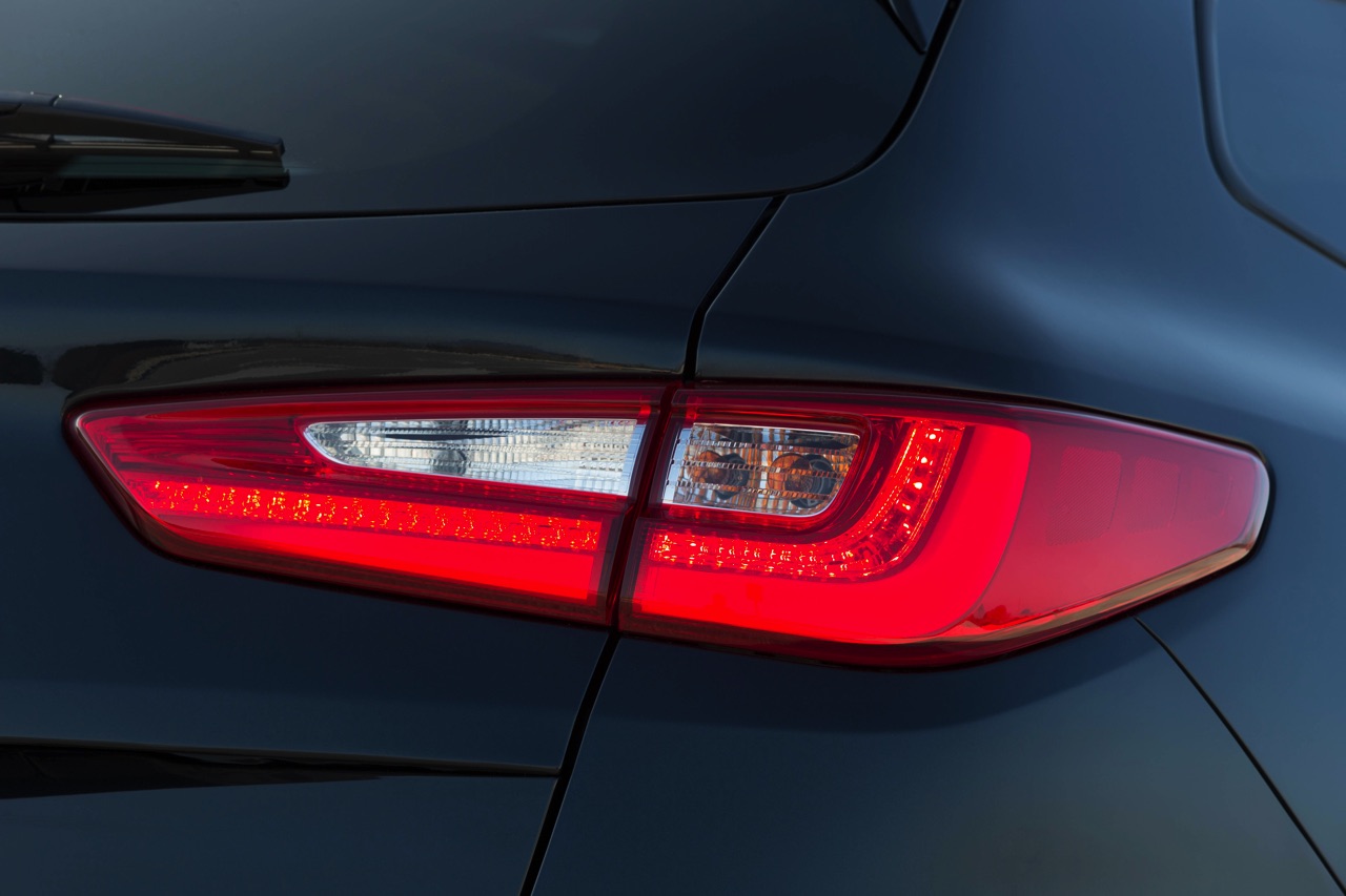 De Kia Optima stationwagon gaat eind 2016 in productie als Optima Sportwagon. Dit zijn de eerste beelden van het productiemodel!