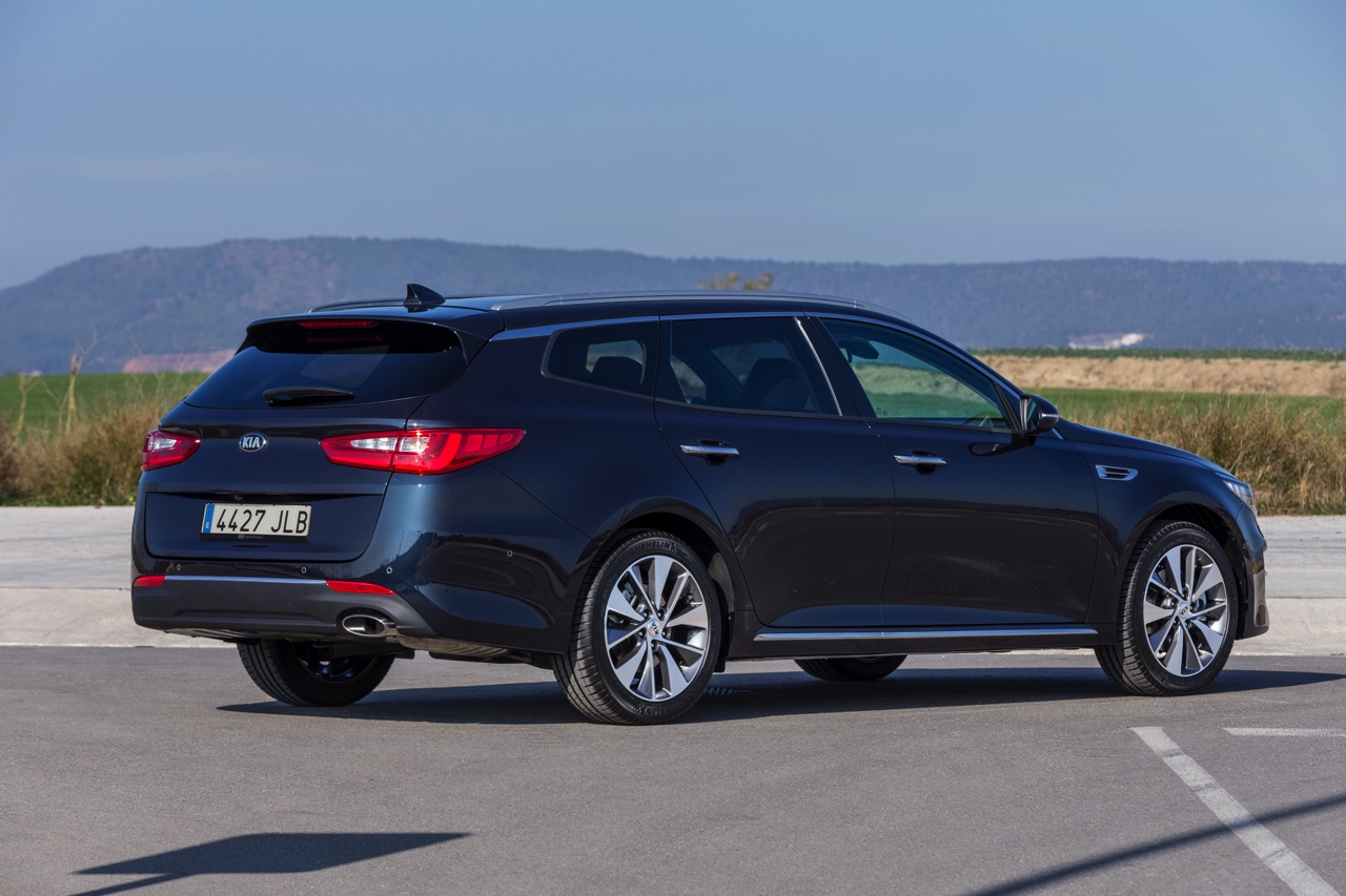 De Kia Optima stationwagon gaat eind 2016 in productie als Optima Sportwagon. Dit zijn de eerste beelden van het productiemodel!
