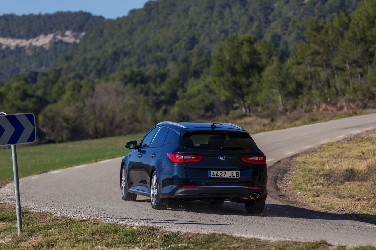 De Kia Optima stationwagon gaat eind 2016 in productie als Optima Sportwagon. Dit zijn de eerste beelden van het productiemodel!
