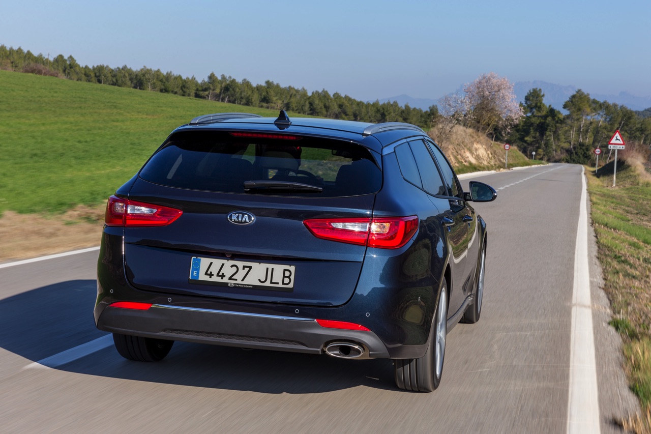 De Kia Optima stationwagon gaat eind 2016 in productie als Optima Sportwagon. Dit zijn de eerste beelden van het productiemodel!