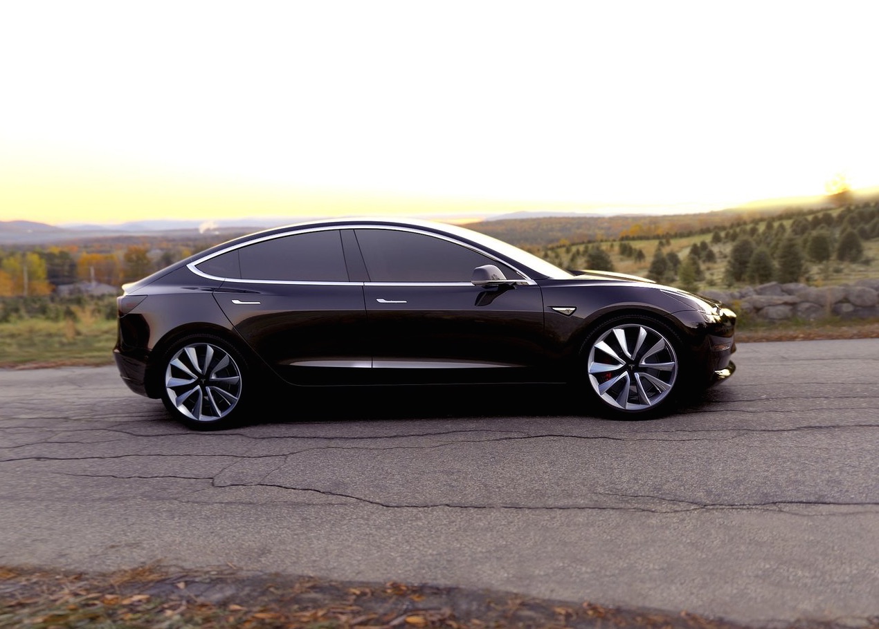 Eerste foto's en details Tesla Model 3, de volledig elektrische Tesla met een betaalbare prijs van 35.000 dollar.