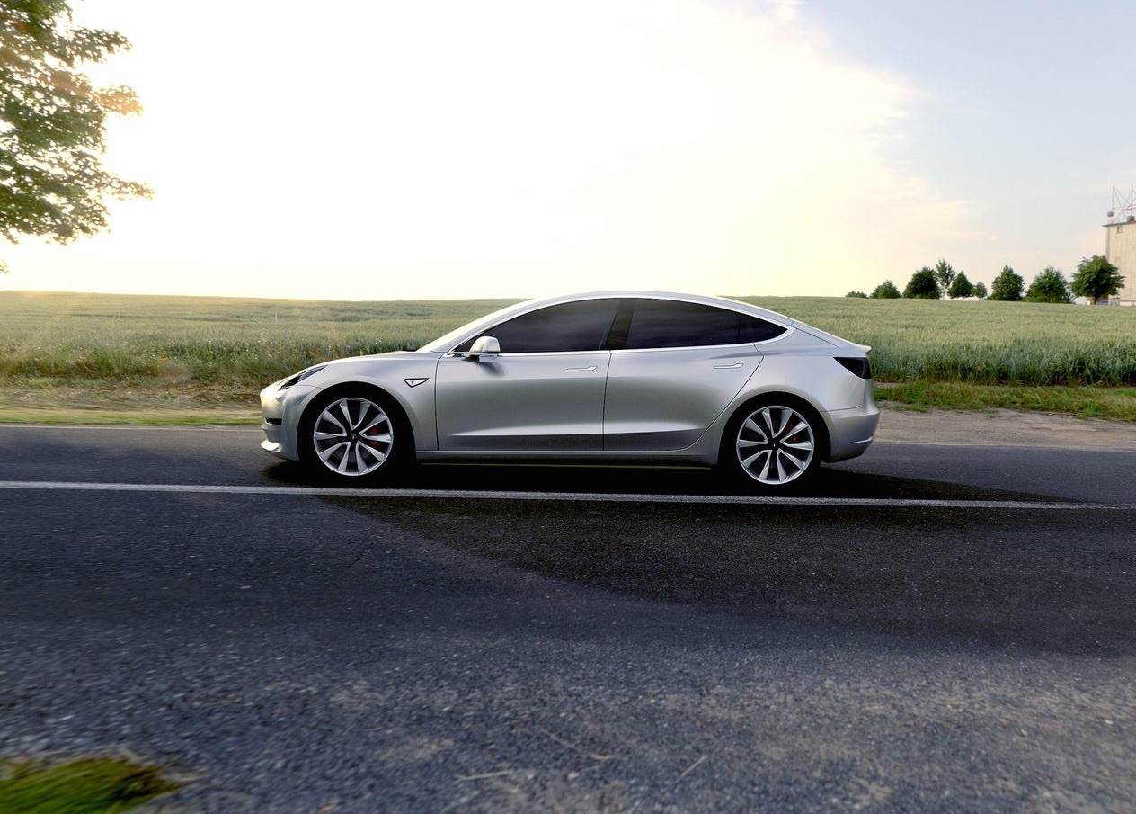 Eerste foto's en details Tesla Model 3, de volledig elektrische Tesla met een betaalbare prijs van 35.000 dollar.