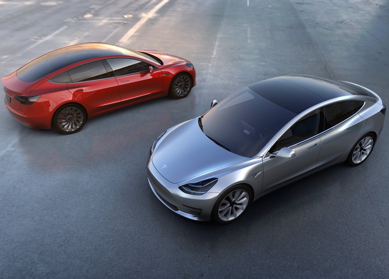 Eerste foto's en details Tesla Model 3, de volledig elektrische Tesla met een betaalbare prijs van 35.000 dollar.
