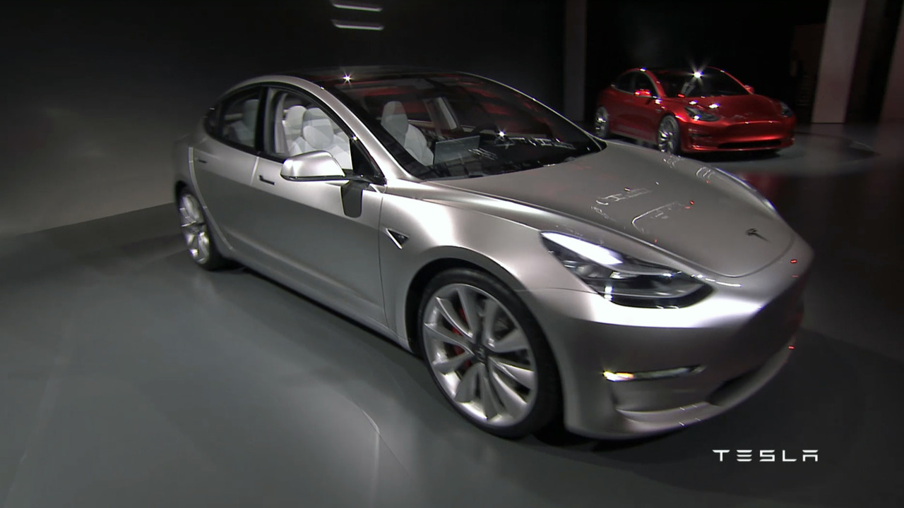 Eerste foto's en details Tesla Model 3, de volledig elektrische Tesla met een betaalbare prijs van 35.000 dollar.