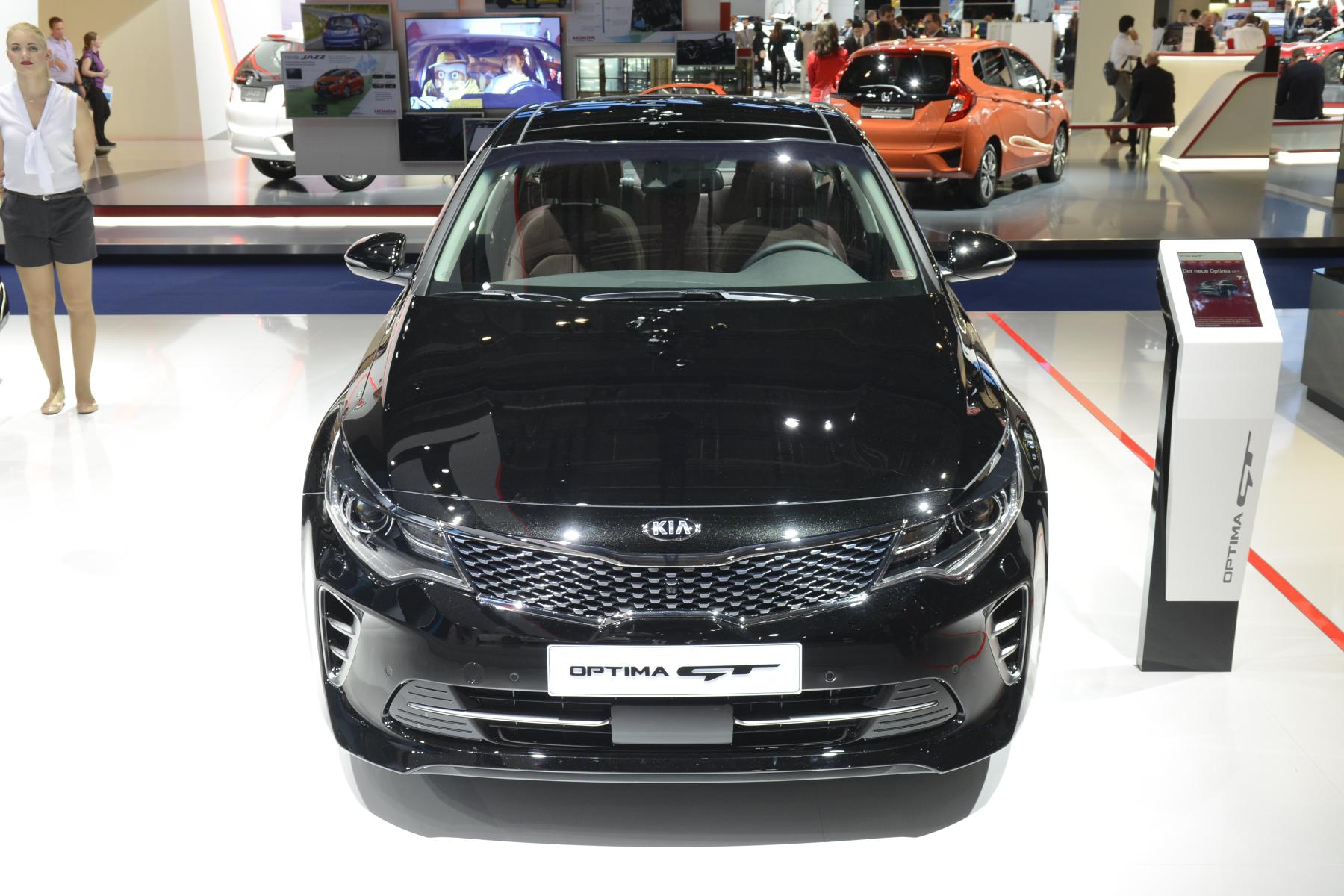 De Kia Optima GT als sportieve vlaggenschip is bijna klaar voor lancering in 2016.