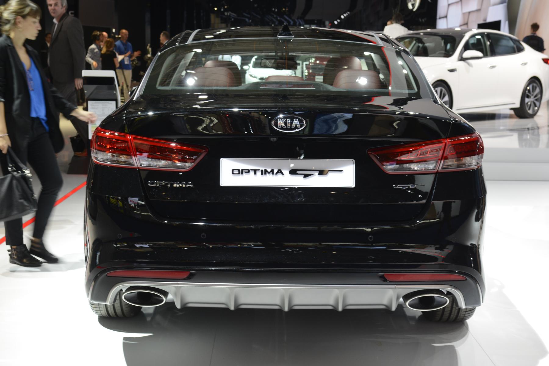 De Kia Optima GT als sportieve vlaggenschip is bijna klaar voor lancering in 2016.