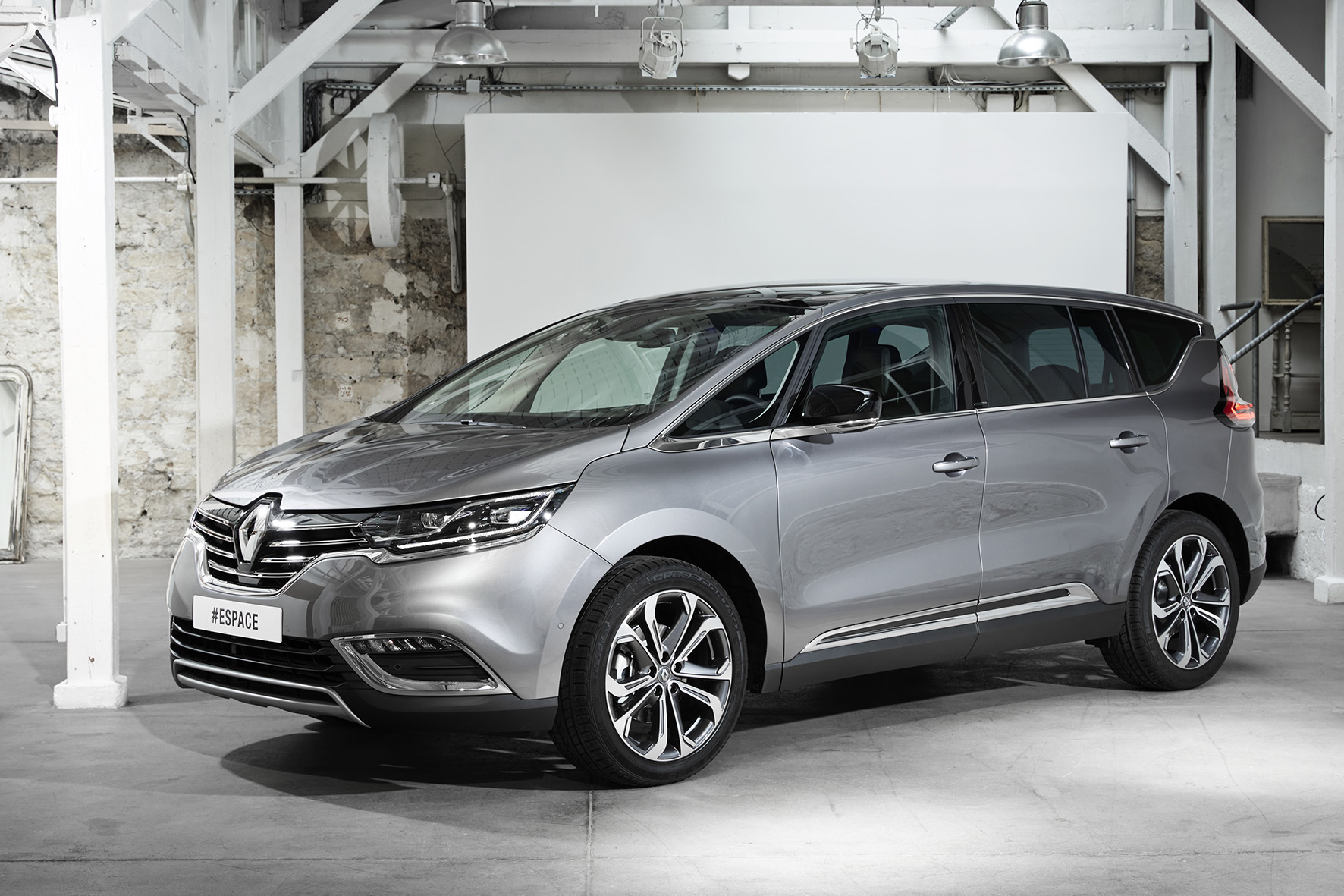 Alle prijzen Renault Espace bekend, die eind april 2015 bij de dealer staat.