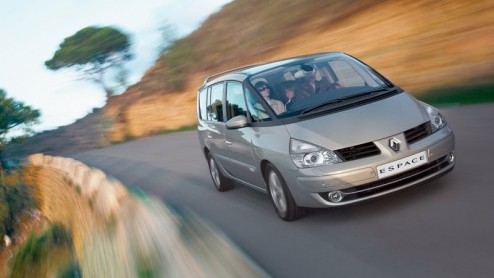 Leuk voor de feestdagen: koop een Renault Espace en krijg er een Twingo voor niets bij! Het kan echt, bij Renault-dealer Jongerius. Wie nog dit jaar een Espace aanschaft en op kenteken laat zetten, kr