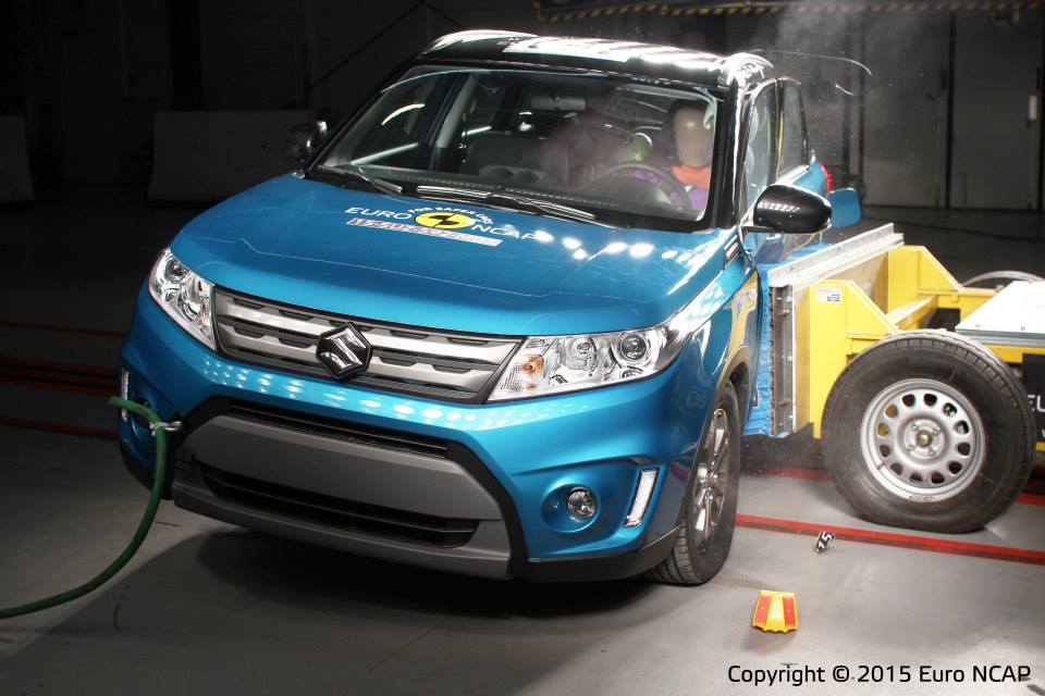 EuroNCAP crashtests in 2015 uitgevoerd met de Renault Espace, Fiat 500X, Mazda2 en Suzuki Vitara.