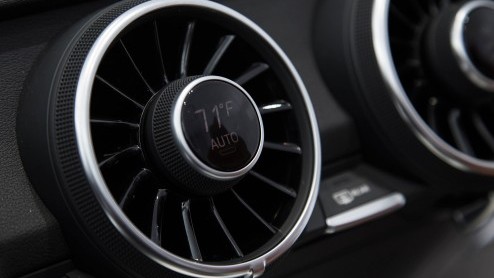 Nieuwe Audi TT met vernieuwd design, compleet nieuw interieur en langere wielbasis wordt in het najaar van 2014 leverbaar.