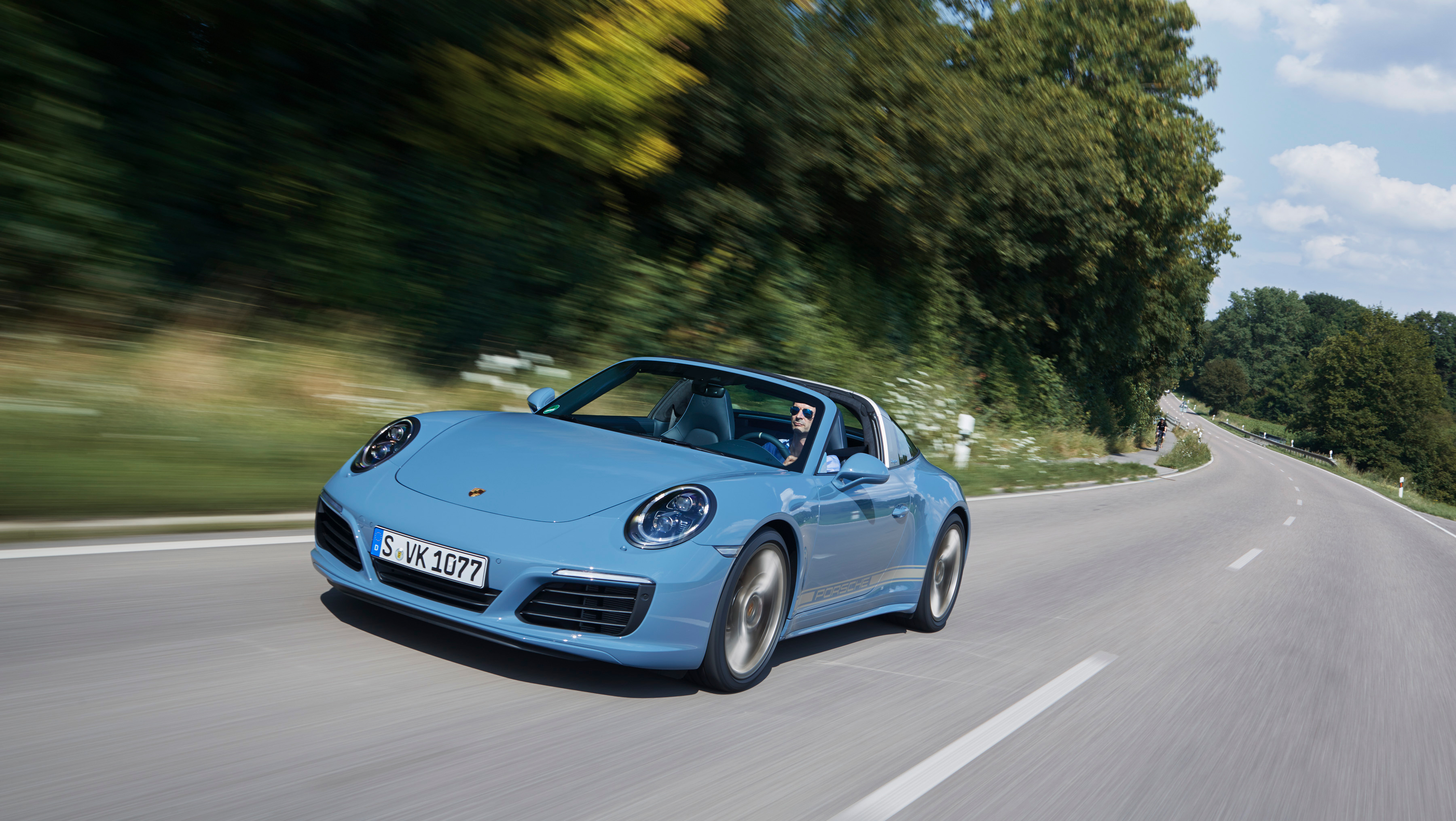 Porsche presenteert 911 Targa 4S Exclusive Design Edition met exclusieve details en een uniek fotoboek. Het is de liefhebberseditie voor Porsche 911 Targa rijders.