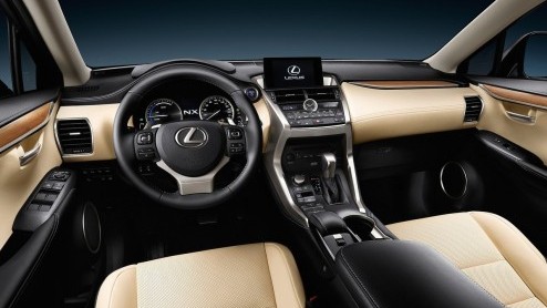 Exclusieve preview Lexus NX op ss Rotterdam. Lexus presenteert de nieuwe NX 300h voor klanten tijdens evenement op schip. Ook arrangement met overnachting mogelijk.