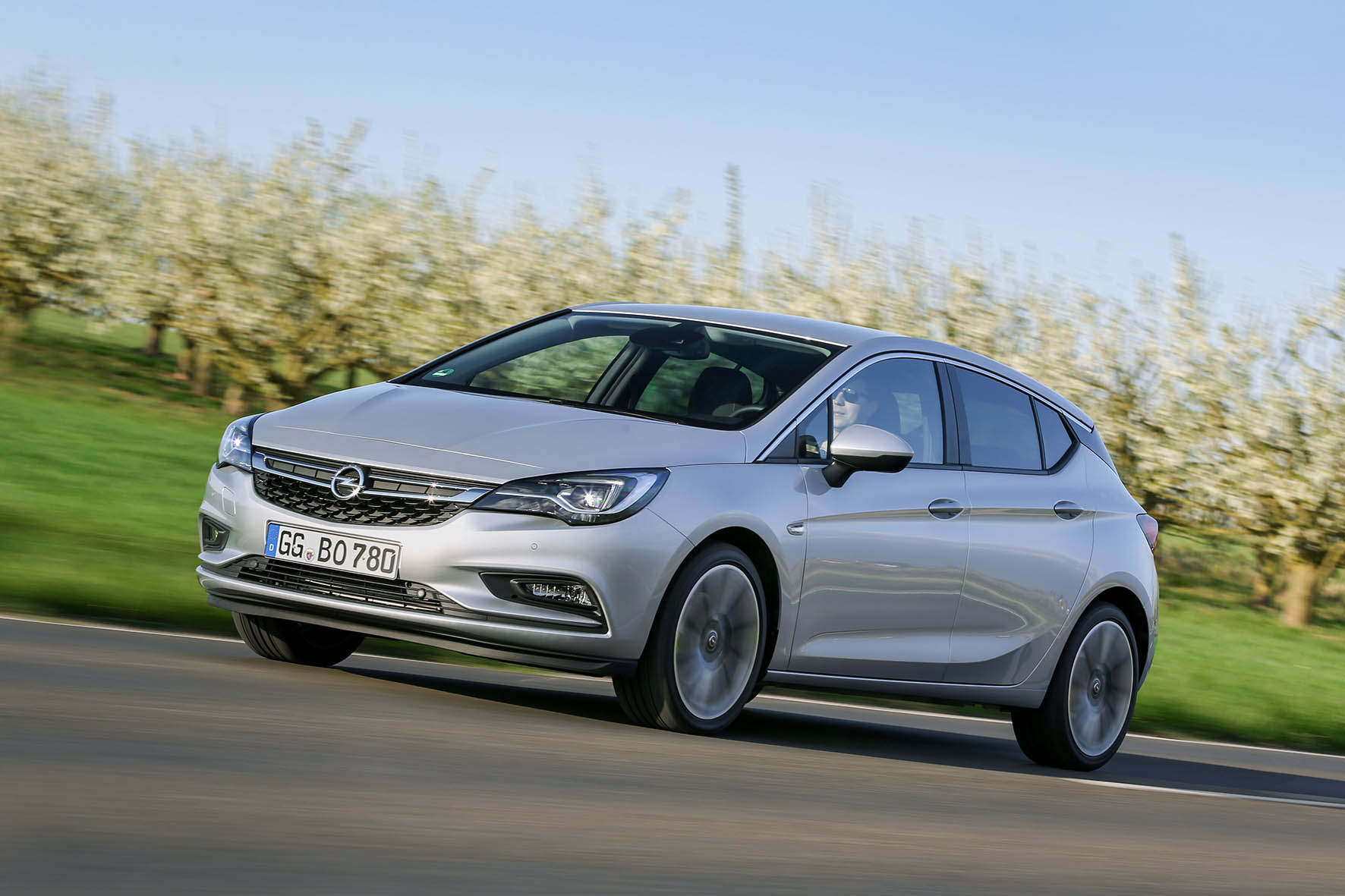 Opel introduceert voor de nieuwe Astra een 1.6 BiTurbo dieselmotor met 160 pk en 350 Nm. Daarmee profiteert de Astra diesel van 21% bijtelling.