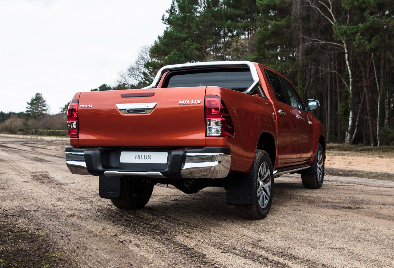 Toyota brengt ter viering van 50 jaar HiLux de extra stoere Executive-uitvoering.