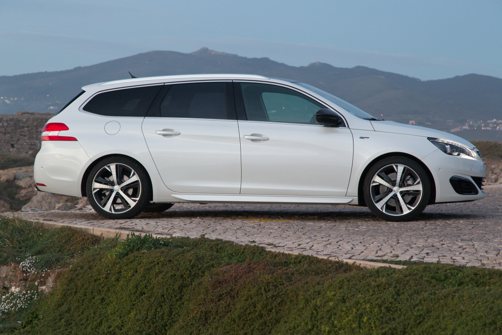 Peugeot zet beste beentje voor op de AutoRAI met zuinige dieselmodellen zoals de 308 SW en 208 BlueHDI.