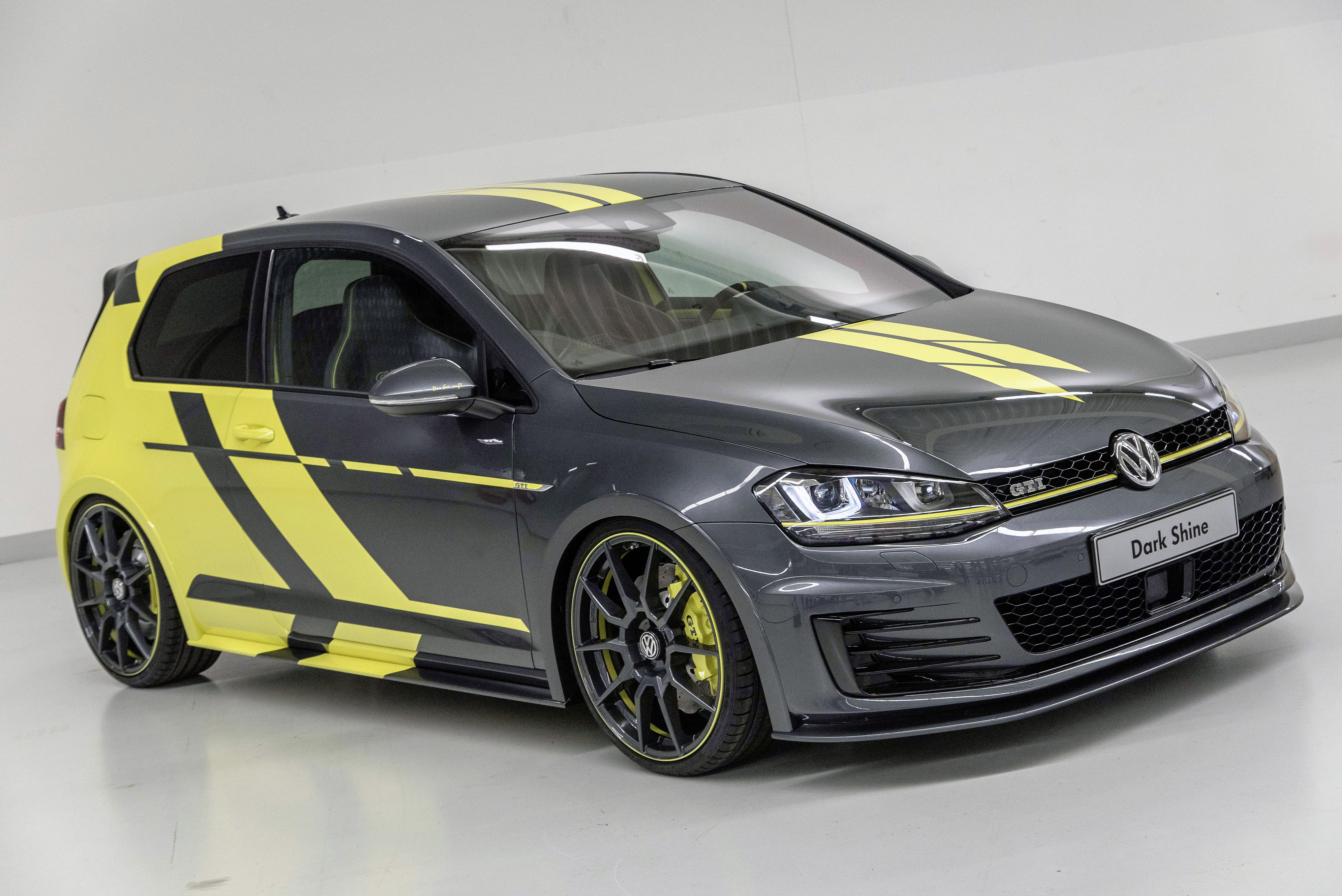 Volkswagen presenteert een aantal extreme conceptcars op Wrthersee. Inmiddels is het ook traditie dat leerling monteurs los mogen gaan op een auto. Dit is het resultaat: de Golf GTI Dark Shine.