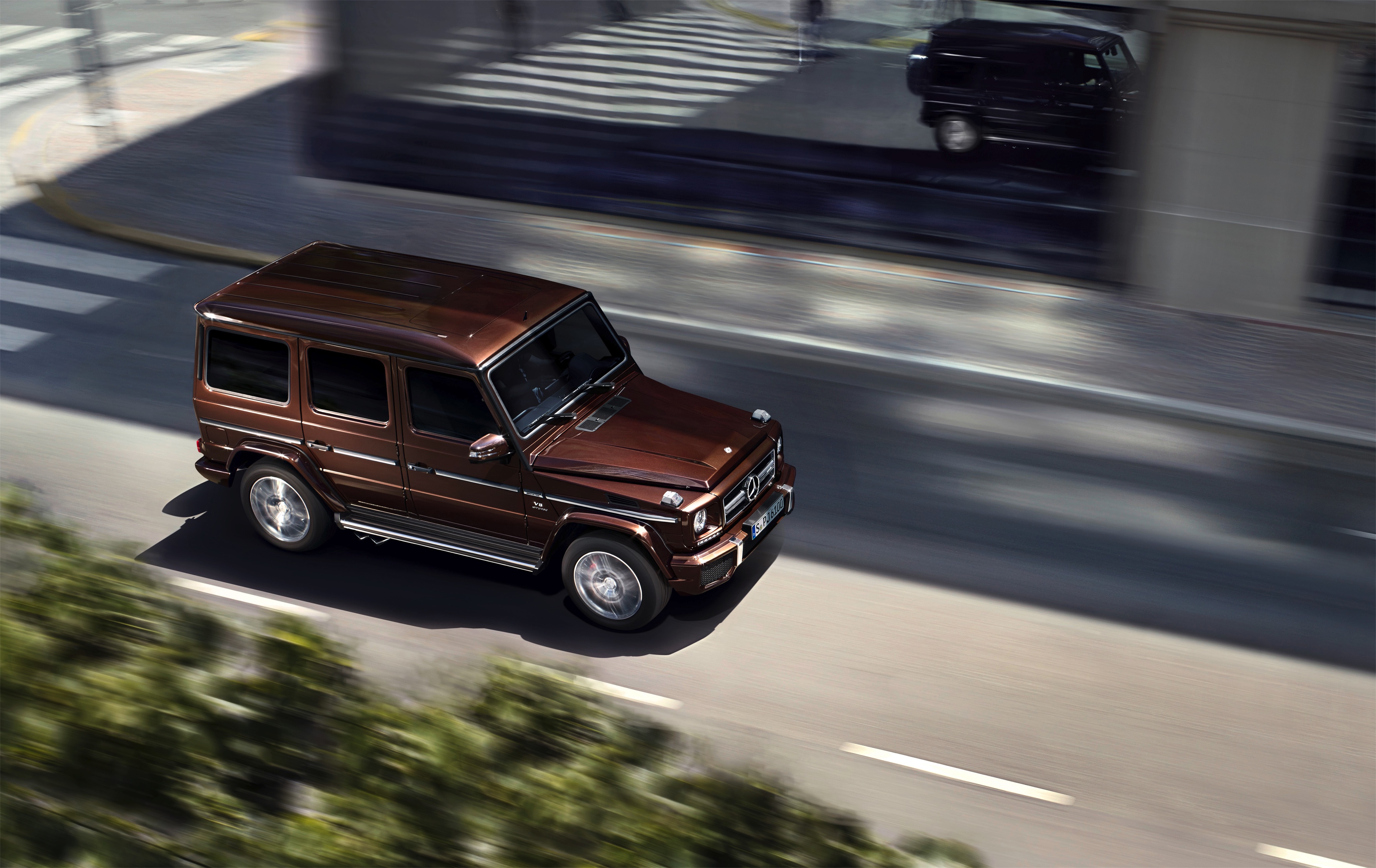 Nieuwe Euro6-motoren zorgen voor iets lagere vanafprijzen voor de Mercedes-Benz G-Klasse. Ook nieuw in de prijslijst is de G500 4x4. De gemiddelde twee-onder-een-kapper kost minder.