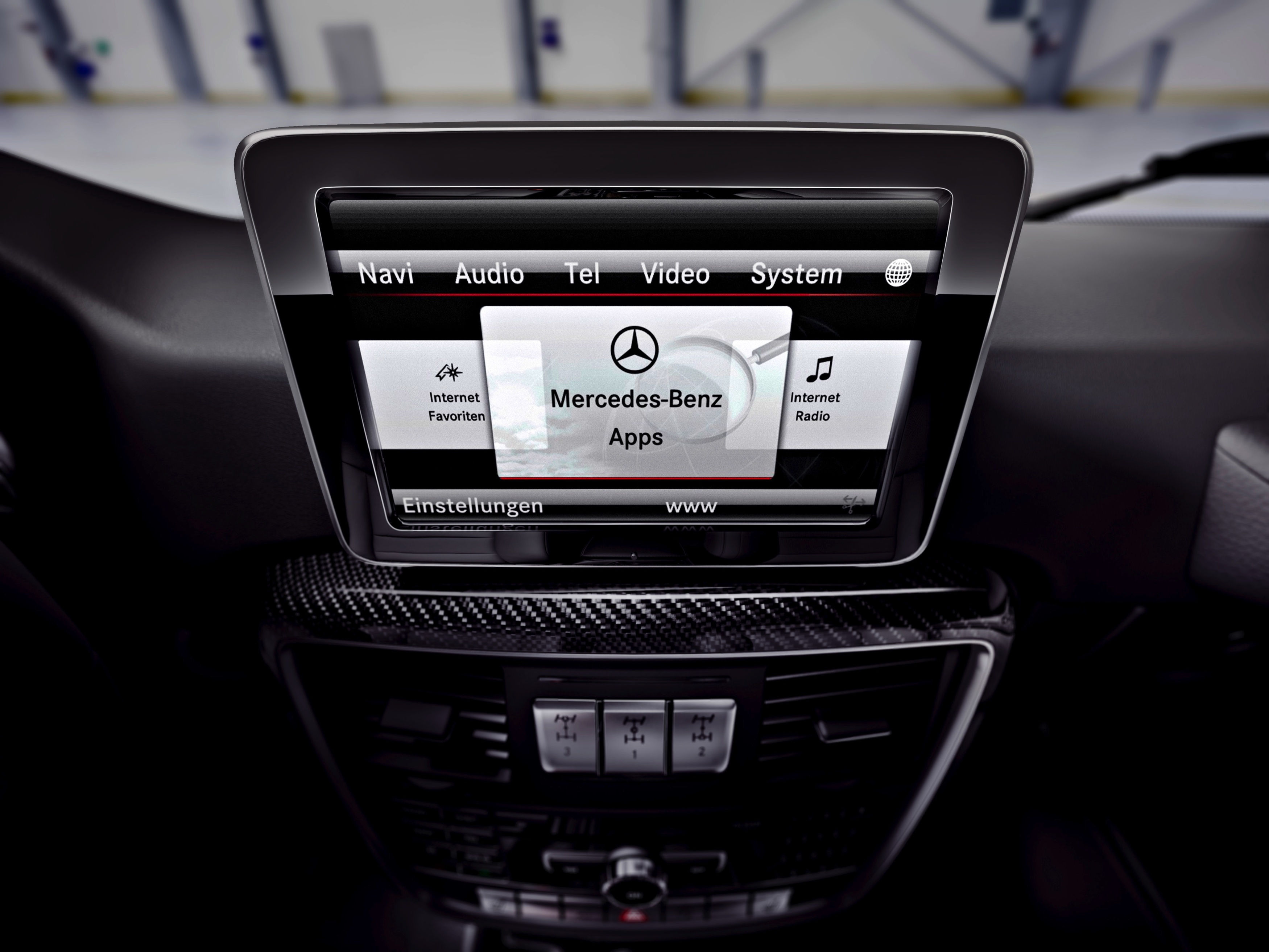Nieuwe Euro6-motoren zorgen voor iets lagere vanafprijzen voor de Mercedes-Benz G-Klasse. Ook nieuw in de prijslijst is de G500 4x4. De gemiddelde twee-onder-een-kapper kost minder.