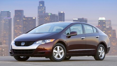 Honda heeft al de Civic IMA hybride in het modelgamma, maar daar moet sinds vandaag de FCX Clarity aan toegevoegd worden. Deze auto werd in Los Angeles onthuld en rijdt op waterstof. Toekomstmuziek bl