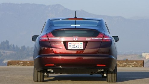 Honda heeft al de Civic IMA hybride in het modelgamma, maar daar moet sinds vandaag de FCX Clarity aan toegevoegd worden. Deze auto werd in Los Angeles onthuld en rijdt op waterstof. Toekomstmuziek bl
