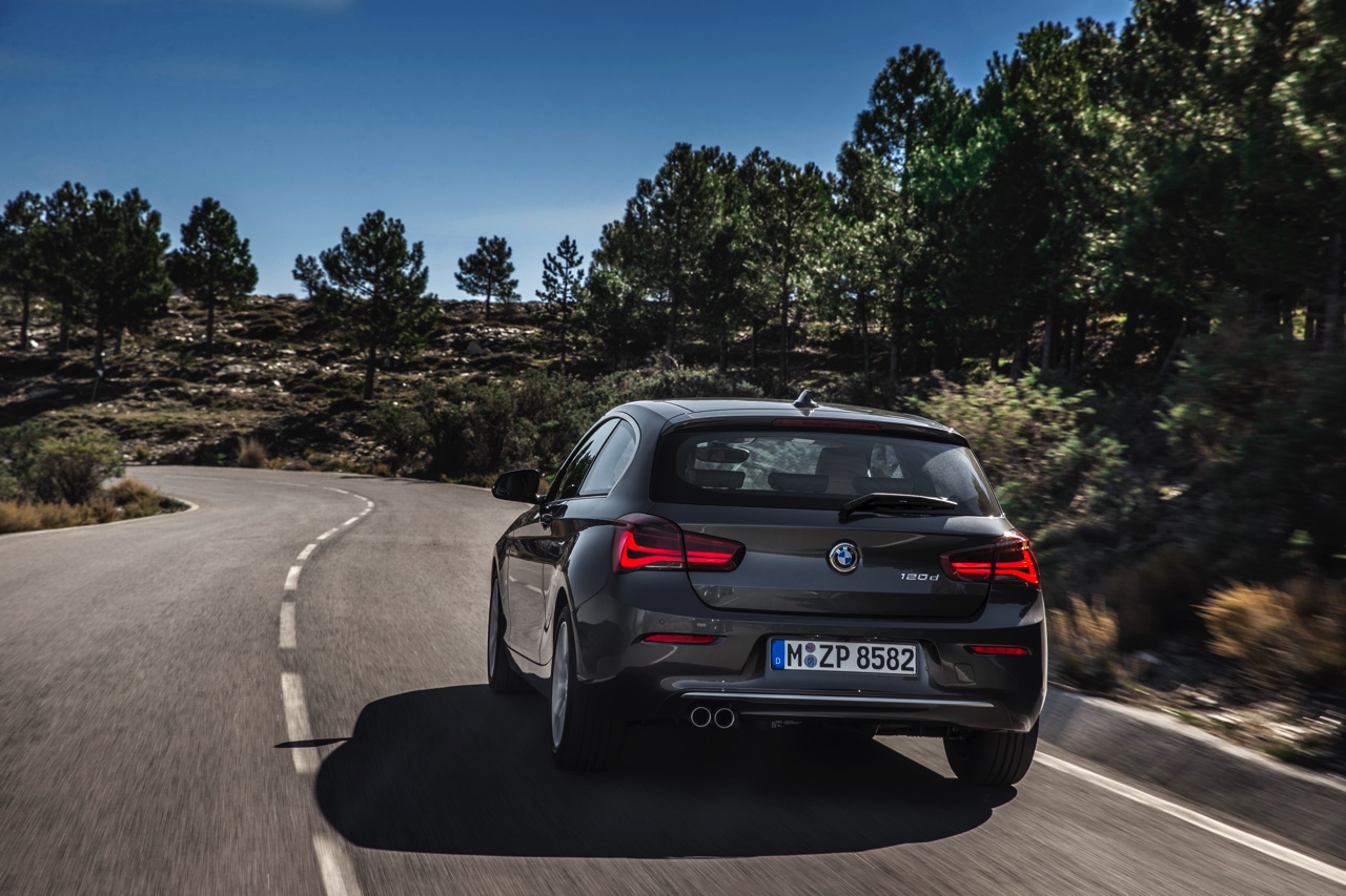 Facelift BMW 1 Serie geeft de auto nieuwe looks en introduceert driecilinder TwinPower Turbo dieselmotoren met 20% bijtelling.
