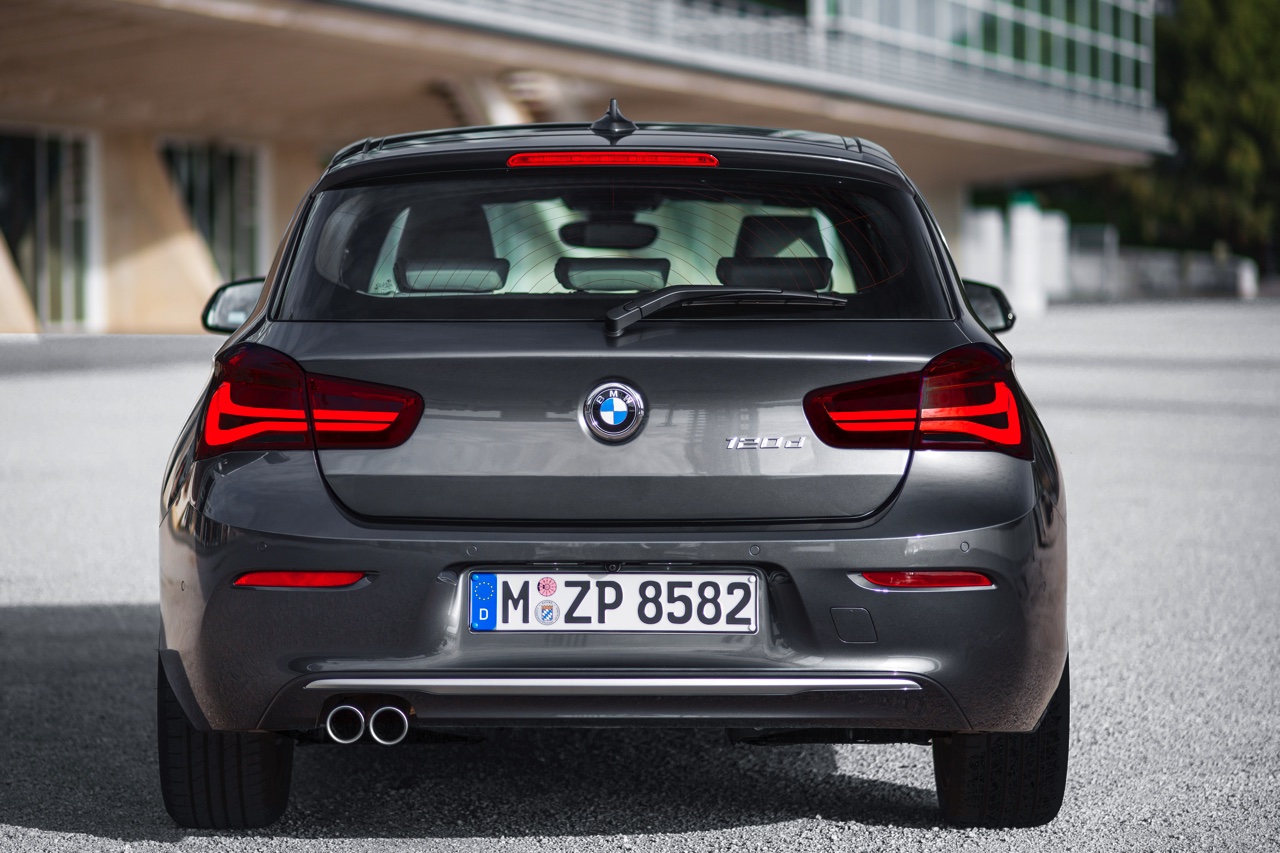 Facelift BMW 1 Serie geeft de auto nieuwe looks en introduceert driecilinder TwinPower Turbo dieselmotoren met 20% bijtelling.