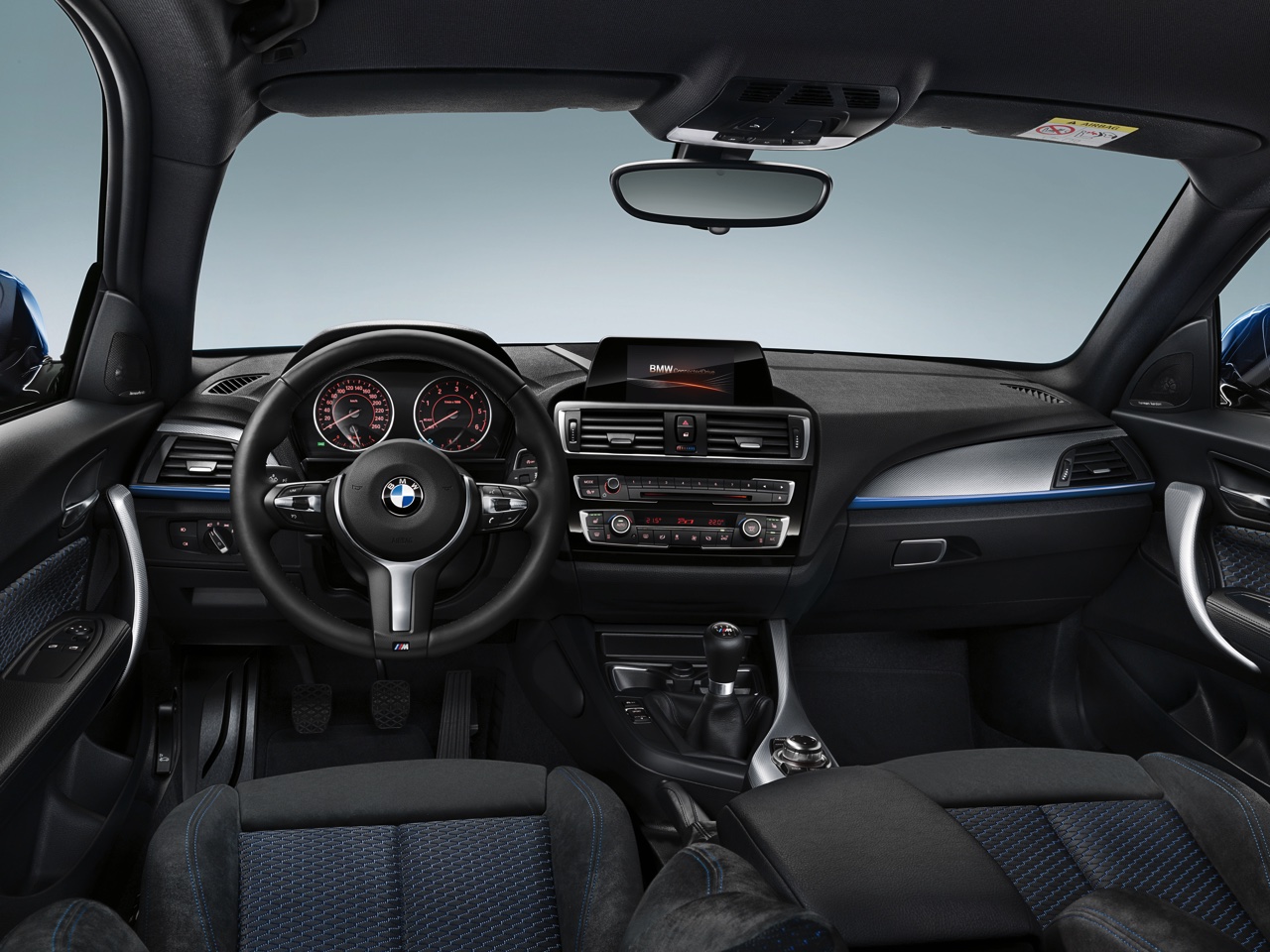Facelift BMW 1 Serie geeft de auto nieuwe looks en introduceert driecilinder TwinPower Turbo dieselmotoren met 20% bijtelling.