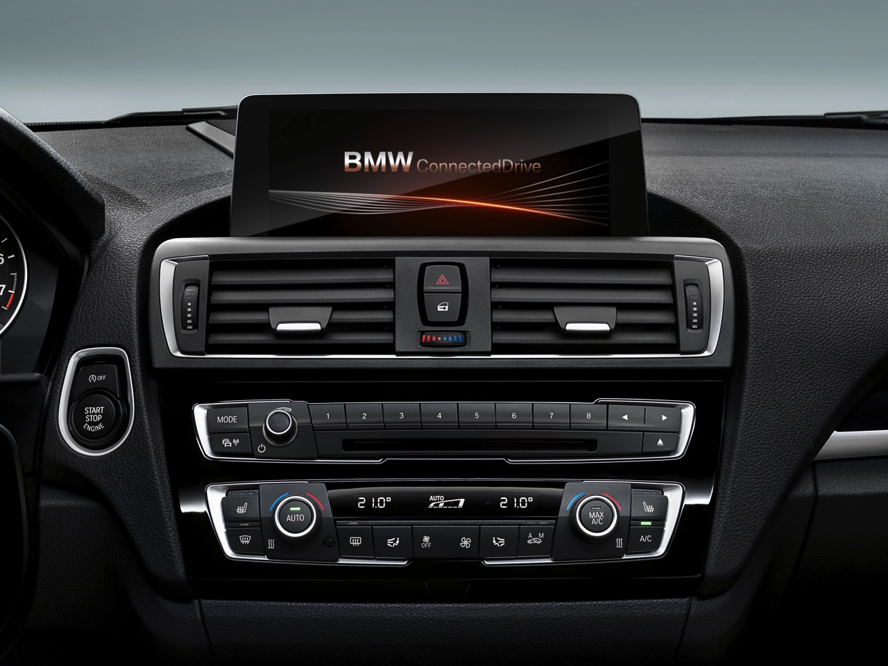 Facelift BMW 1 Serie geeft de auto nieuwe looks en introduceert driecilinder TwinPower Turbo dieselmotoren met 20% bijtelling.