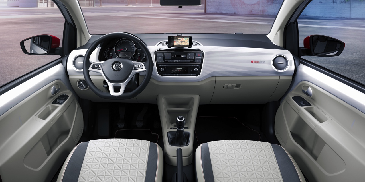 Facelift Volkswagen Up 2016 een feit op Autosalon van Geneve. De populaire kleine Volkswagen krijgt een frisse neus, meer luxe en de 1.0 TSI motor.