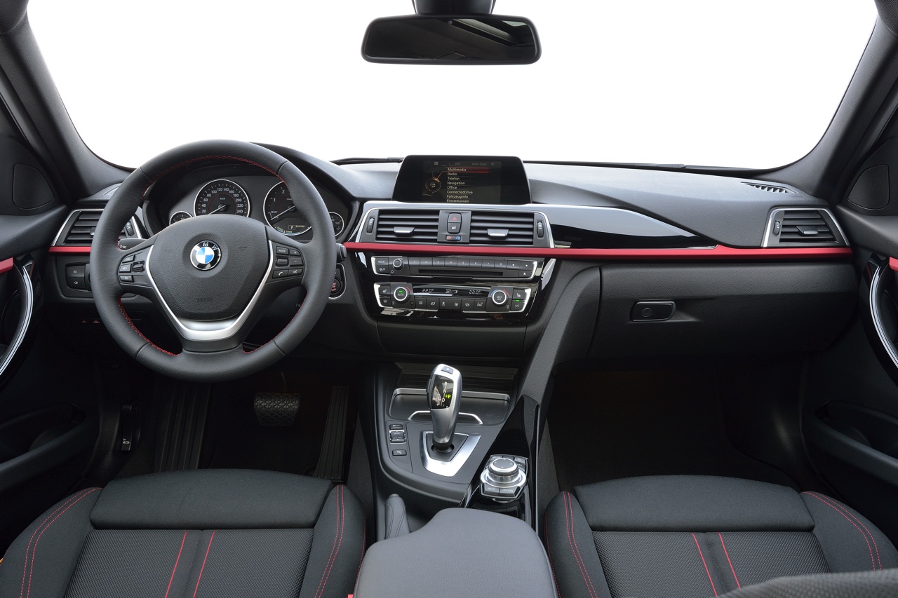 BMW voert 3 Serie LCI facelift door in 2015 en introduceert nieuwe versies met 3 cilinder. Ook verschijnt de 330e in 2016 als plug-in hybride.