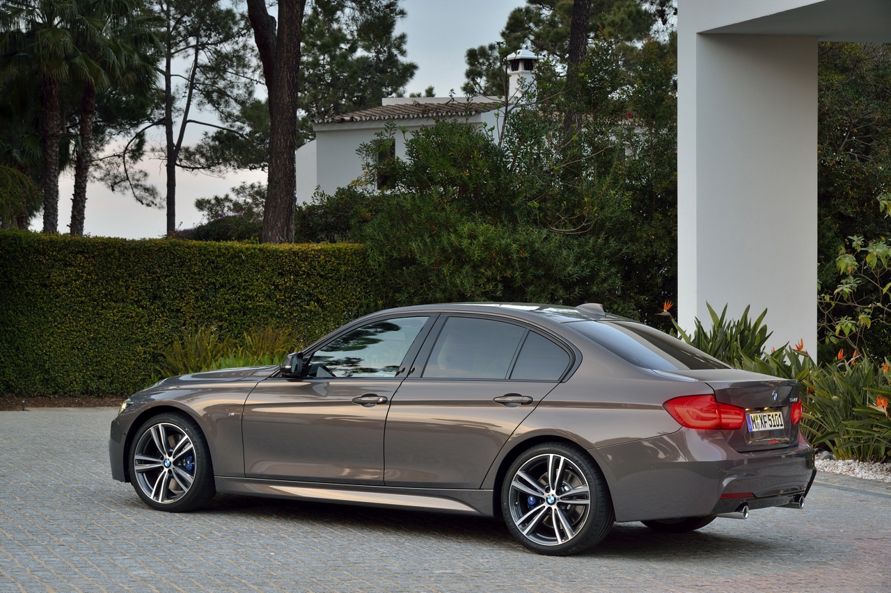 BMW voert 3 Serie LCI facelift door in 2015 en introduceert nieuwe versies met 3 cilinder. Ook verschijnt de 330e in 2016 als plug-in hybride.