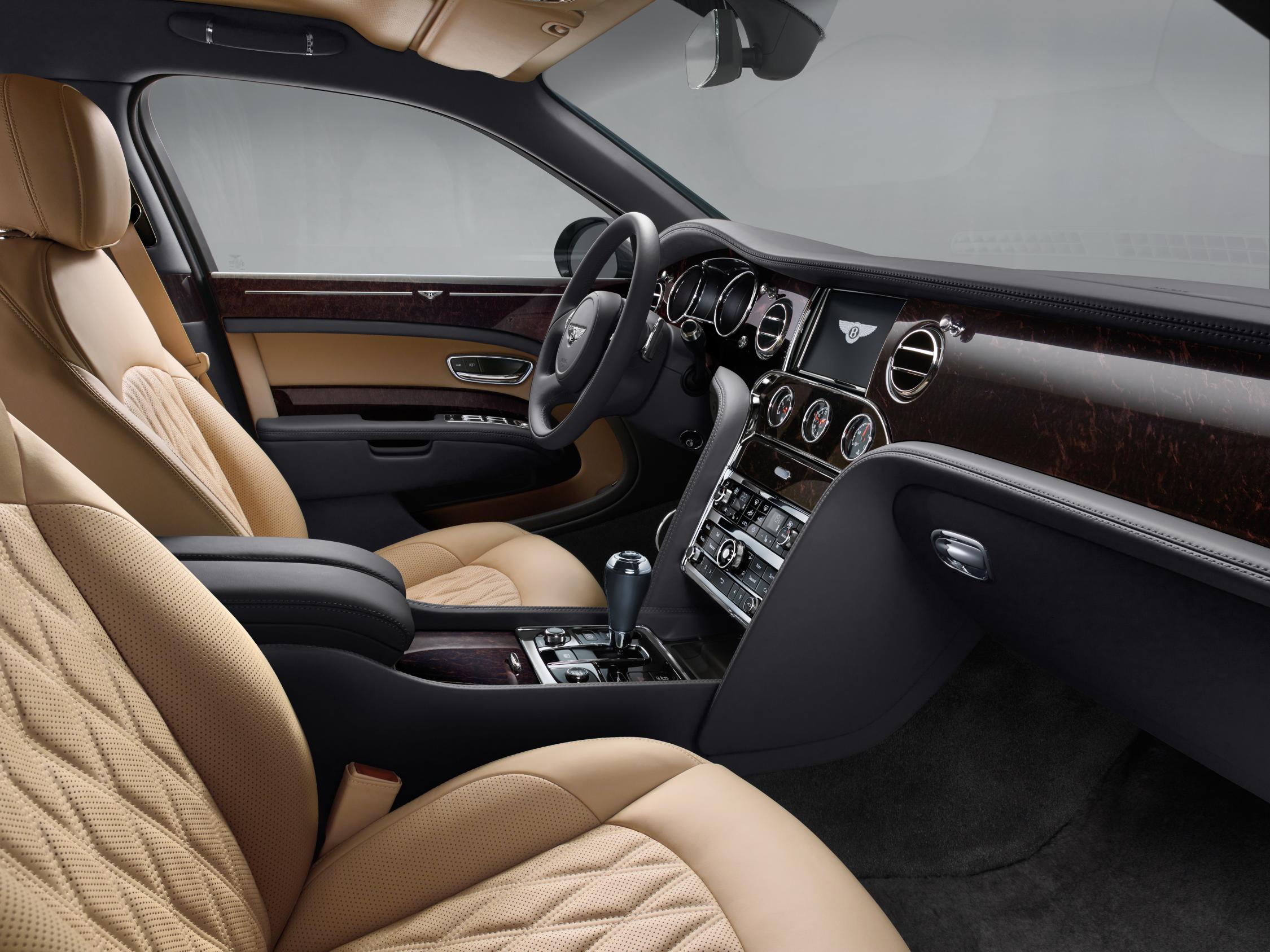 Facelift Bentley Mulsanne introduceert ook Mulsanne Speed en de Mulsanne Exended Wheelbase uitvoering met nog meer beenruimte.