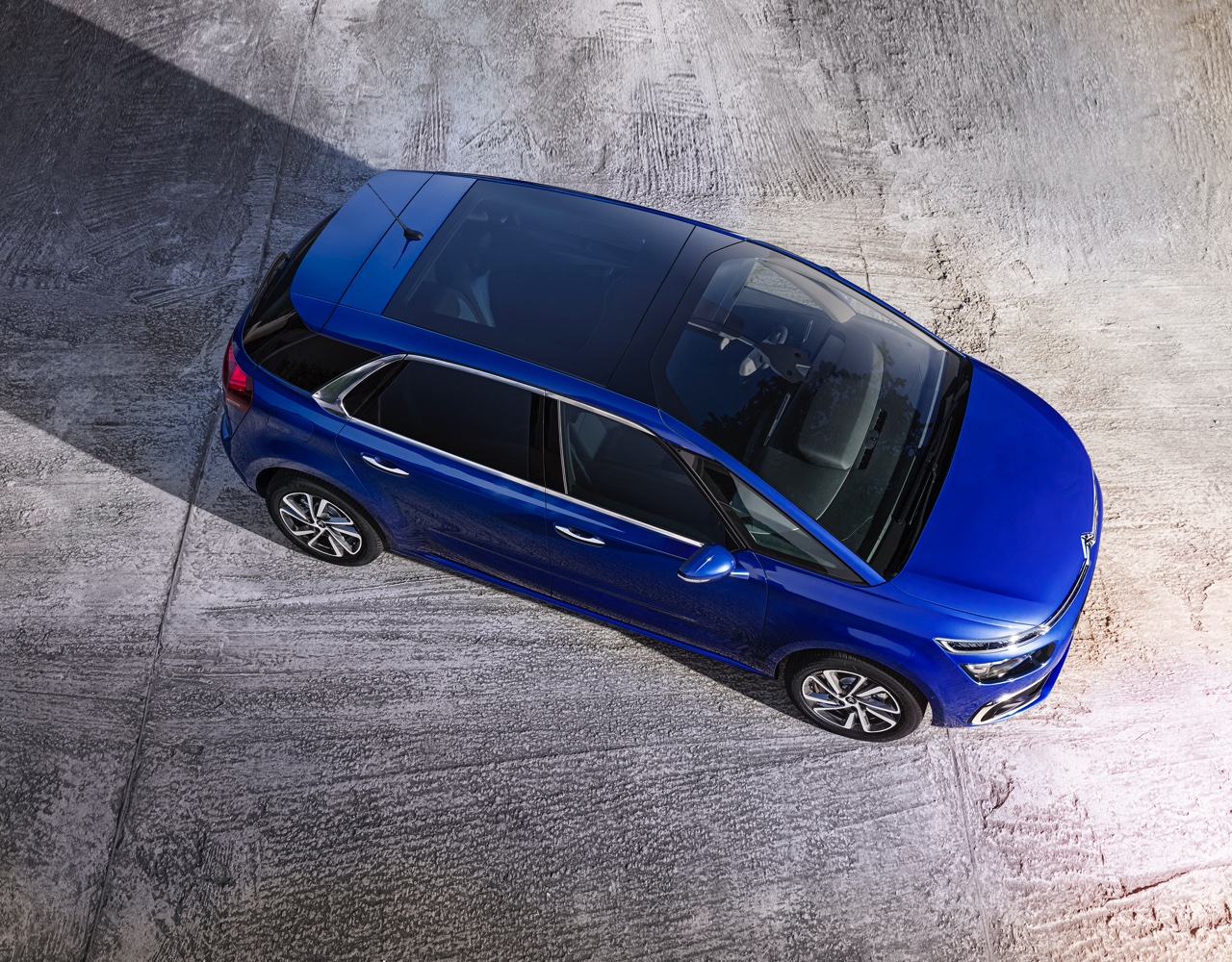 Facelift voor Citroen C4 Picasso en Grand C4 Picasso, de MPV's van Citroen die in 2013 zijn gentroduceerd. In de zomer van 2016 komen de vernieuwde modellen op de markt.